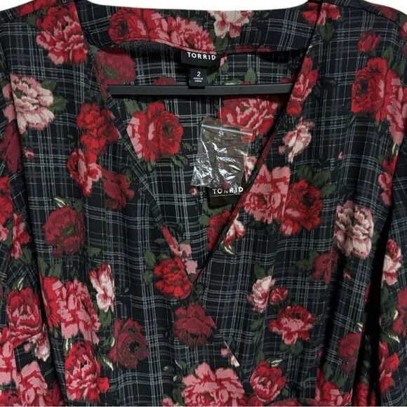 Torrid Black Floral Plaid Georgette Wrap Tunic Blouse Size 2 2XL - Picture 12 of 14